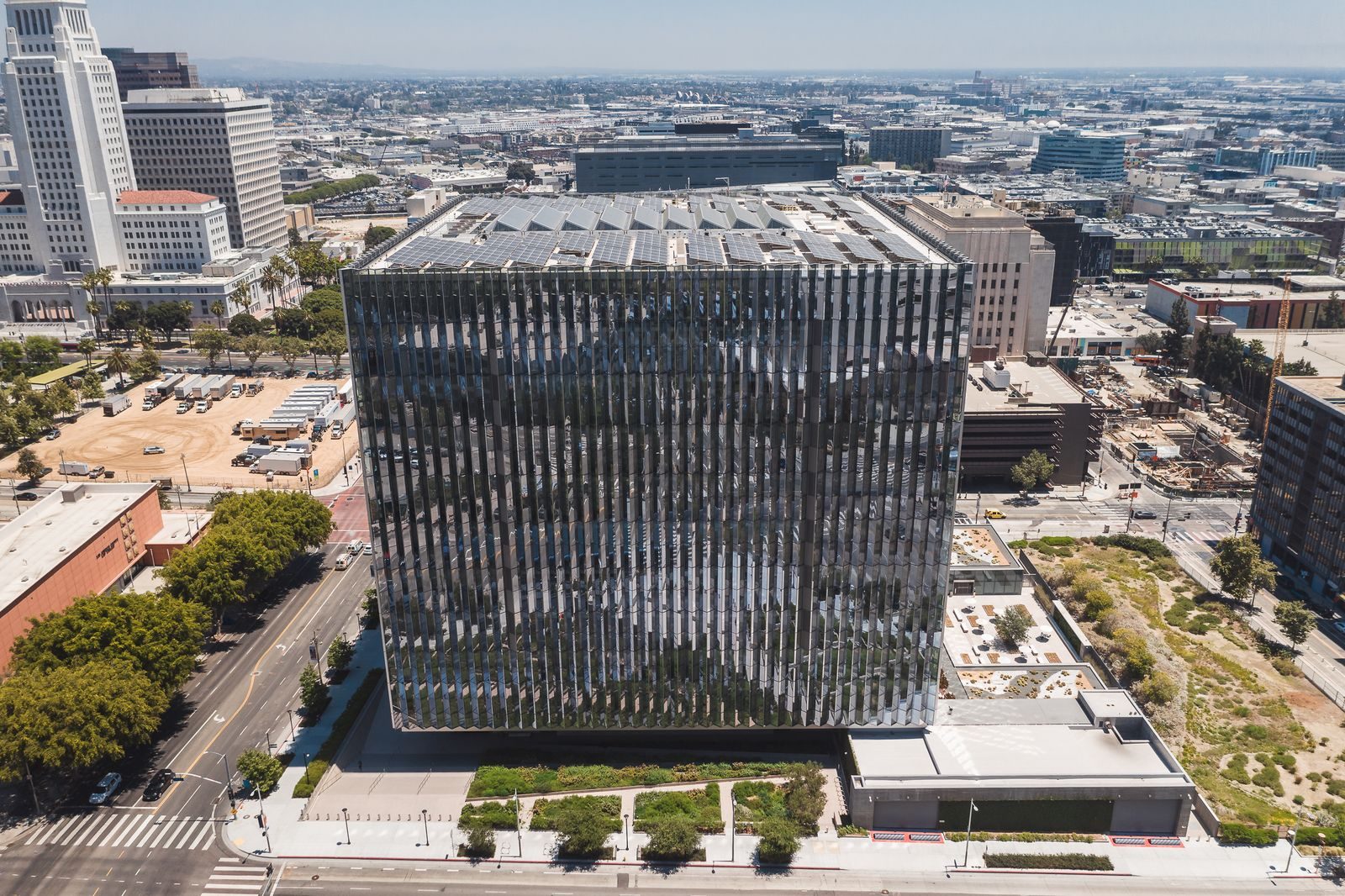 A federal courthouse exterior in daylight, architecture as the subject.